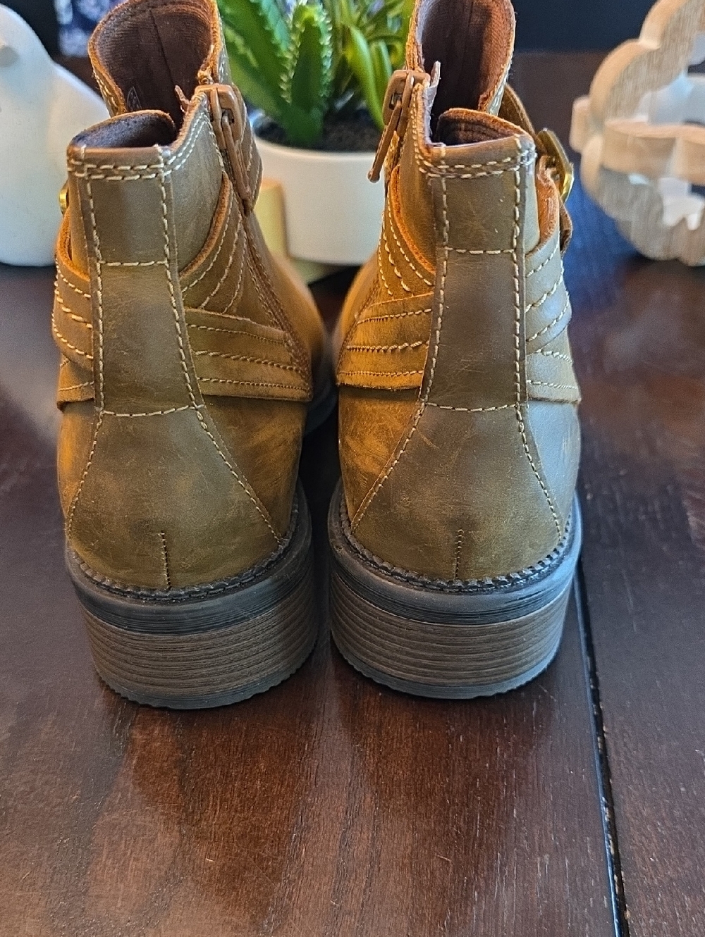 EUC Clarks Collection 8 Medium Brown Women's Maye Strap Bootie - Picture 8 of 10